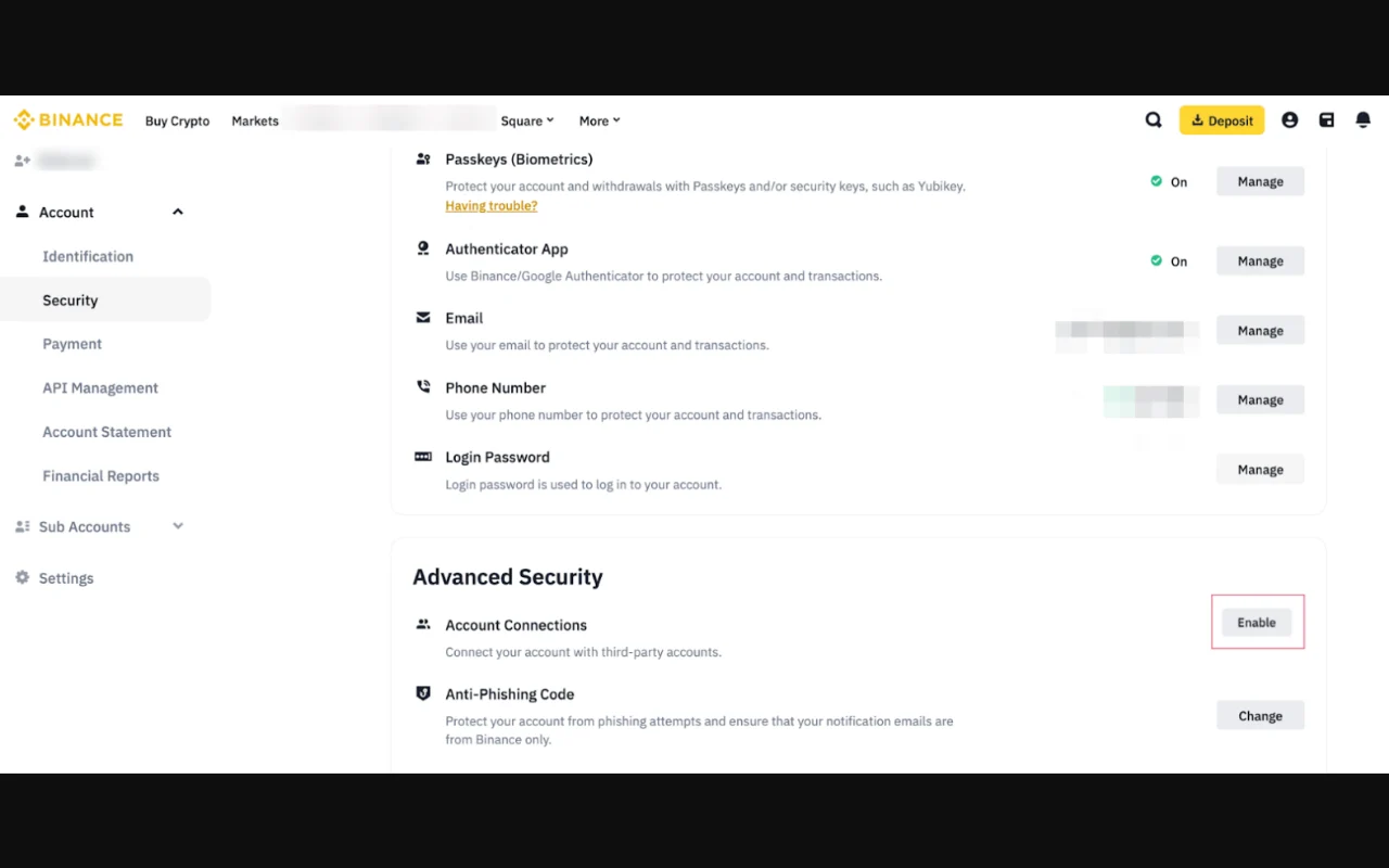 Binance 官方安全設定真實畫面,顯示 Passkeys、Authenticator App、已打碼信箱與電話,以及 Anti-Phishing Code 入口